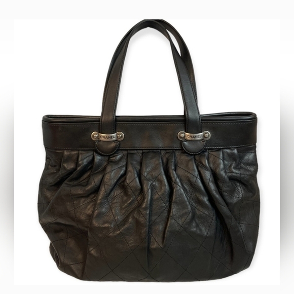 CHANEL Handbags - Chanel Black Diamond Stitch Lambskin Silvertone Large Shoulder Bag Tote